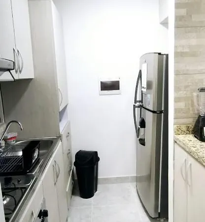 Hermoso Apartamento En Vac Con Piscina Y Balcon Parque Heredia Flamenco Cartagena